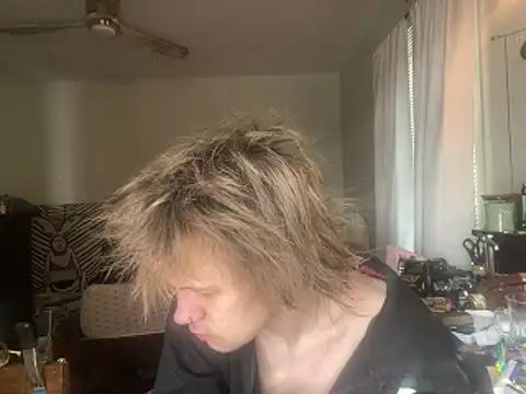 Snapshot of XanderOzzz chatting on 4, 5, 2026 XanderOzzz online show from 4, 5, 2026