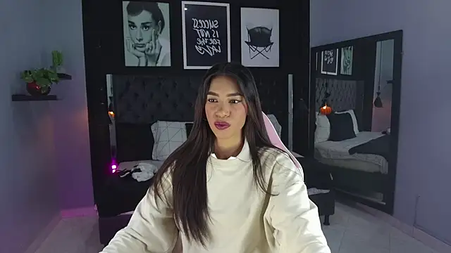 kitty collins  online show from 20, 10, 2025