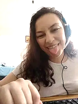 Snapshot of AlanaDesire chatting on 13, 9, 2025 AlanaDesire online show from 13, 9, 2025