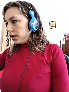 Snapshot of AlanaDesire chatting on 4, 10, 2025 AlanaDesire online show from 4, 10, 2025