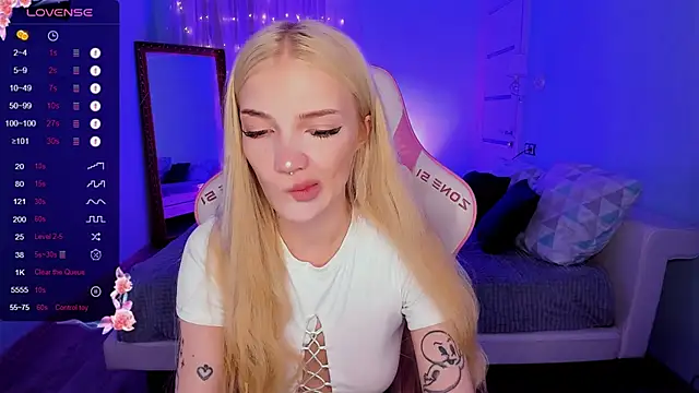 AnyaTaylor  online show from 22, 10, 2025
