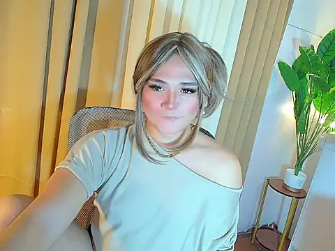 Snapshot of ScarletMoore chatting on 21, 4, 2026 ScarletMoore online show from 21, 4, 2026
