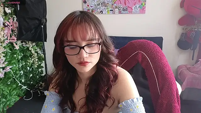 Snapshot of MiaVelvetDoll chatting on 21, 4, 2026 MiaVelvetDoll online show from 21, 4, 2026