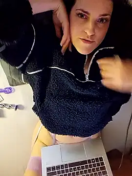 BelleFelicitas online show from 12, 4, 2026