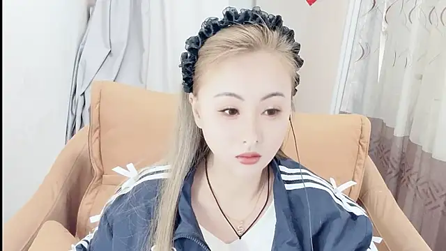 Snapshot of AUTUMN_1 chatting on 28, 3, 2026 AUTUMN 1 online show from 28, 3, 2026