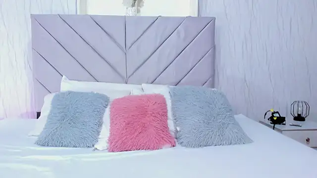 Victoria Guzman online show from 9, 2, 2026