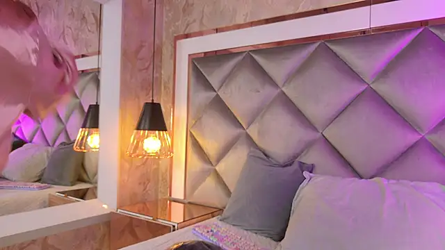 Snapshot of gemma_sm chatting on 19, 12, 2025 gemma sm online show from 19, 12, 2025