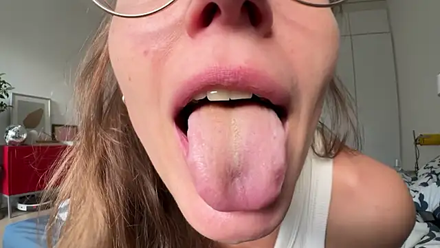 Scorpion Peach online show from 9, 10, 2025