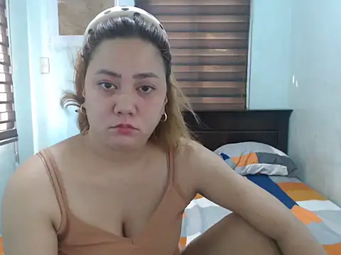 Snapshot of Hello_Kiffy69 chatting on 20, 5, 2026 Hello Kiffy69 online show from 20, 5, 2026