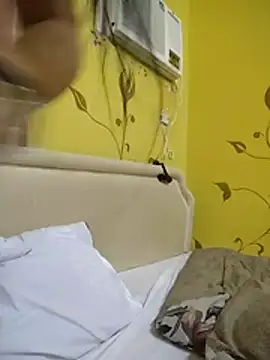 Snapshot of YayeeShow chatting on 23, 11, 2025 YayeeShow online show from 23, 11, 2025