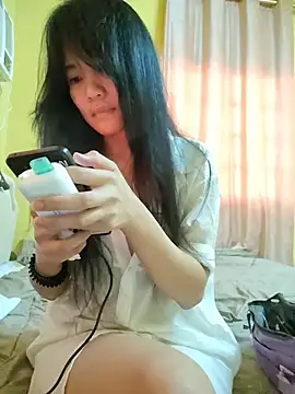 Snapshot of YayeeShow chatting on 24, 11, 2025 YayeeShow online show from 24, 11, 2025