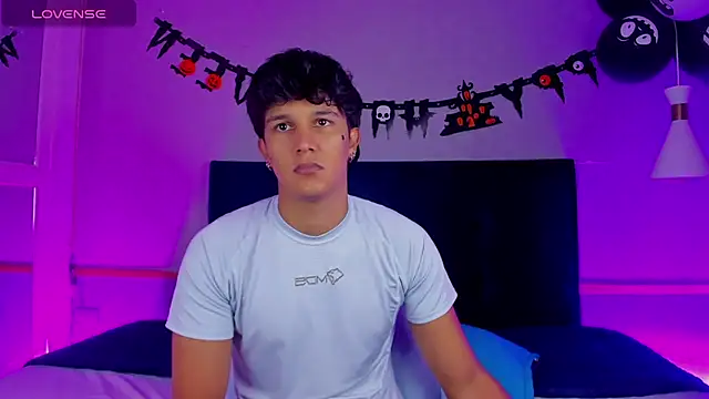 Leo Savage  online show from 24, 10, 2025