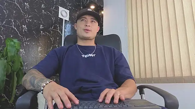 Snapshot of Alexander_ferre chatting on 19, 4, 2026 Alexander ferre online show from 19, 4, 2026