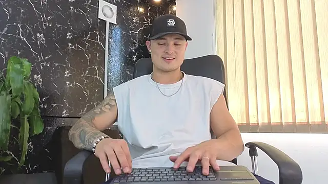 Snapshot of Alexander_ferre chatting on 21, 4, 2026 Alexander ferre online show from 21, 4, 2026