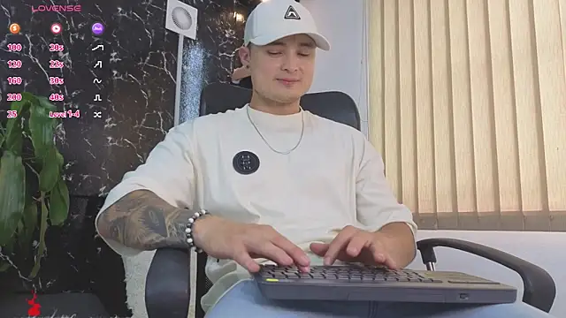 Snapshot of Alexander_ferre chatting on 24, 4, 2026 Alexander ferre online show from 24, 4, 2026