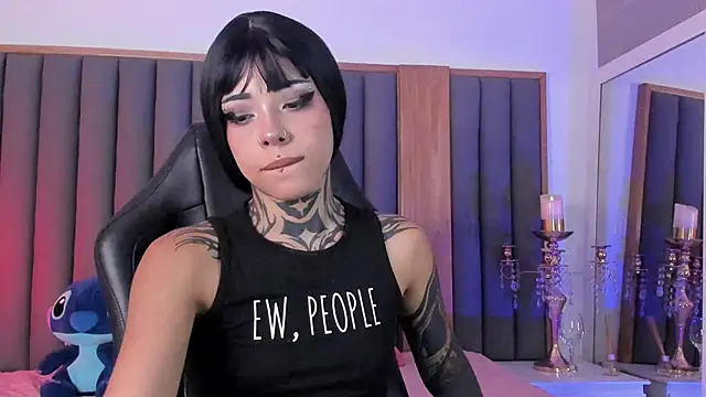 misstomie  online show from 11, 11, 2025