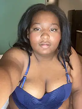 PoppyLuxe online show from 21, 12, 2025