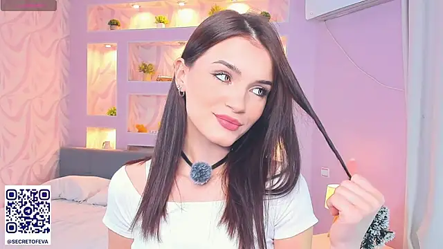 Snapshot of TeriRipka chatting on 18, 12, 2025 TeriRipka online show from 18, 12, 2025