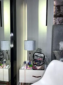 HannahCollyns online show from 9, 1, 2026