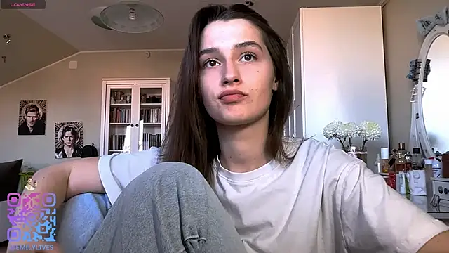 Snapshot of DarlineBrustera chatting on 5, 4, 2026 DarlineBrustera online show from 5, 4, 2026