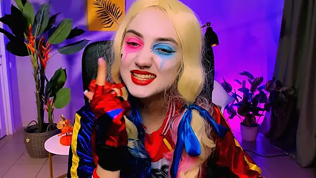 Snapshot of olivianorton chatting on 31, 10, 2025 olivianorton online show from 31, 10, 2025