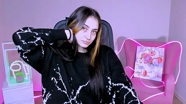 Snapshot of olivianorton chatting on 8, 11, 2025 olivianorton online show from 8, 11, 2025