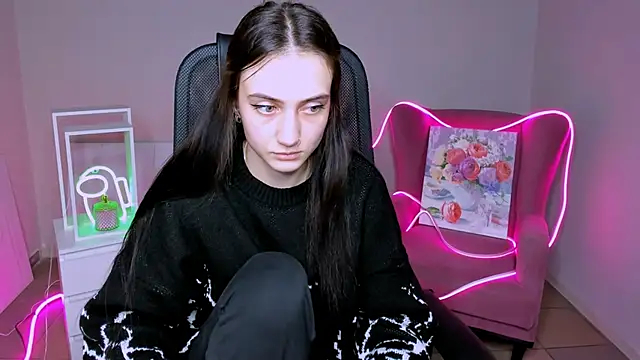 Snapshot of olivianorton chatting on 16, 11, 2025 olivianorton online show from 16, 11, 2025