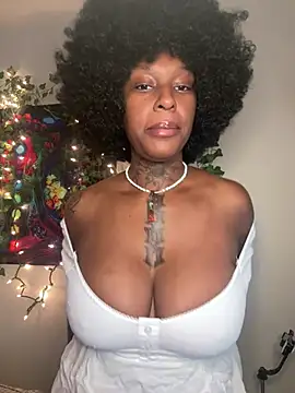 Snapshot of MistiSavannah chatting on 4, 7, 2026 MistiSavannah online show from 4, 7, 2026