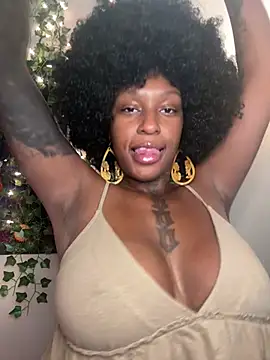 Snapshot of MistiSavannah chatting on 5, 7, 2026 MistiSavannah online show from 5, 7, 2026