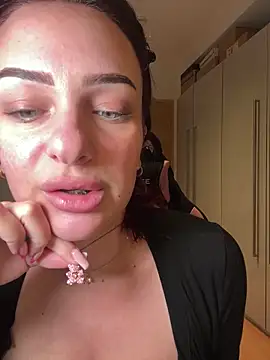 Snapshot of OliviaaFischer chatting on 5, 3, 2026 OliviaaFischer online show from 5, 3, 2026