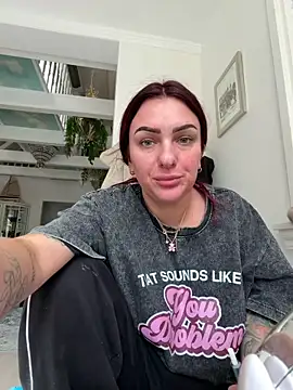 Snapshot of OliviaaFischer chatting on 1, 4, 2026 OliviaaFischer online show from 1, 4, 2026