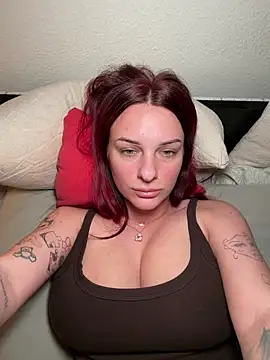 Snapshot of OliviaaFischer chatting on 12, 4, 2026 OliviaaFischer online show from 12, 4, 2026