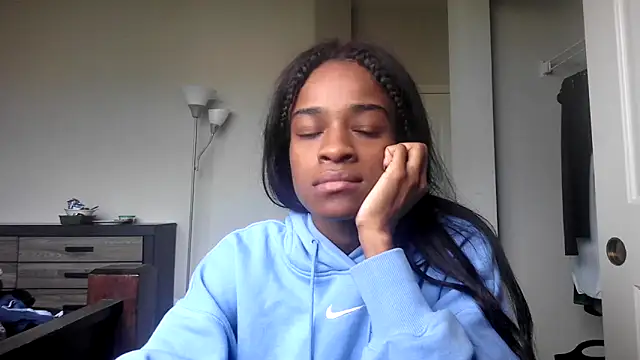 Snapshot of Marlowlovee chatting on 25, 9, 2025 Marlowlovee online show from 25, 9, 2025