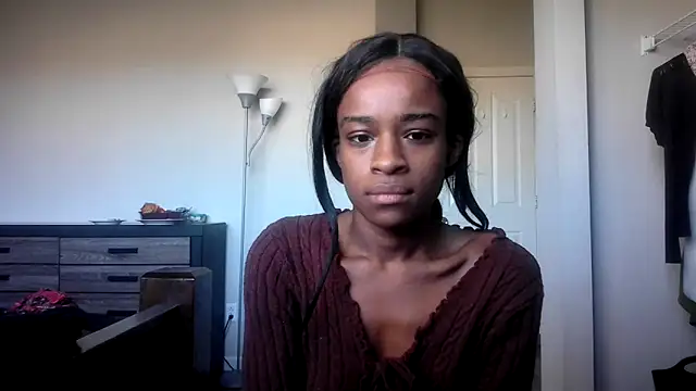 Snapshot of Marlowlovee chatting on 15, 10, 2025 Marlowlovee online show from 15, 10, 2025