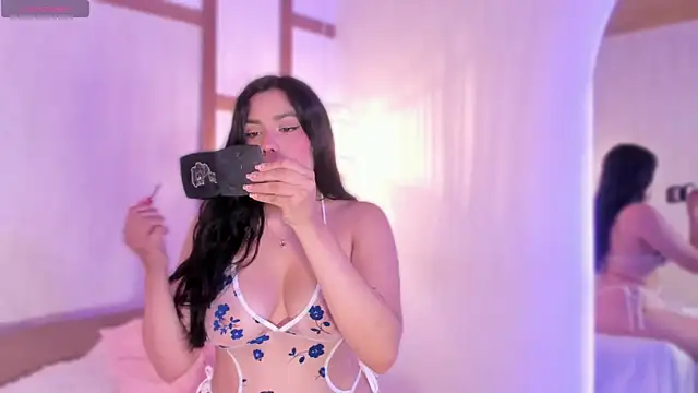 RenataLeclair online show from 16, 2, 2026