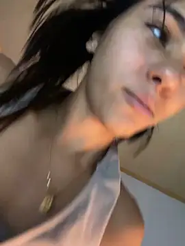 Snapshot of LilybethGray chatting on 18, 4, 2026 LilybethGray online show from 18, 4, 2026