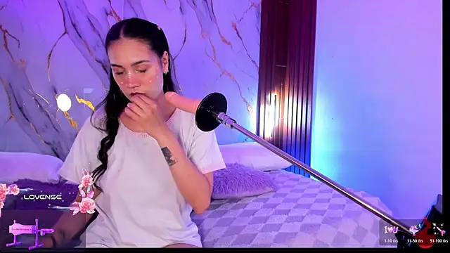 Snapshot of Emmiicute chatting on 1, 4, 2026 Emmiicute online show from 1, 4, 2026