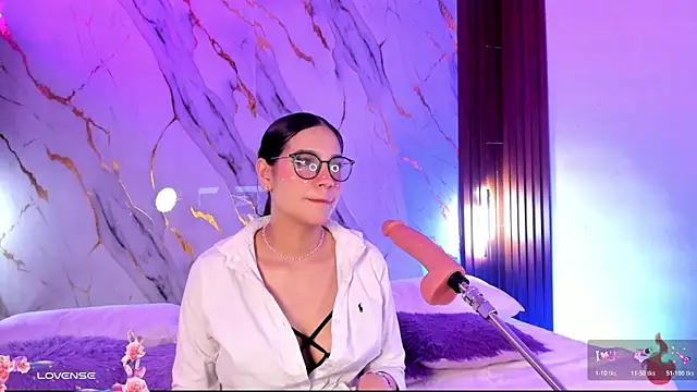 Snapshot of Emmiicute chatting on 7, 4, 2026 Emmiicute online show from 7, 4, 2026