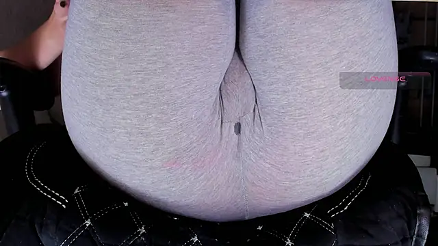 Cameltoe squirt inPants online show from 22, 10, 2025