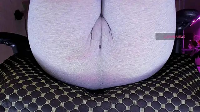 Cameltoe squirt inPants online show from 21, 11, 2025