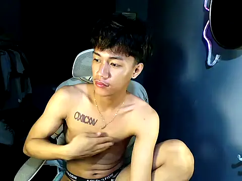 Snapshot of naughtyboyloy_0 chatting on 15, 5, 2026 naughtyboyloy 0 online show from 15, 5, 2026
