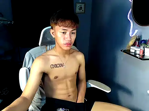 Snapshot of naughtyboyloy_0 chatting on 25, 5, 2026 naughtyboyloy 0 online show from 25, 5, 2026