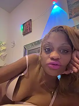 Snapshot of Angelbunnyy chatting on 8, 2, 2026 Angelbunnyy online show from 8, 2, 2026