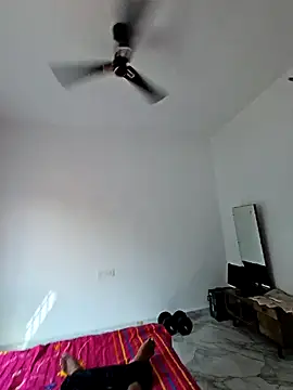 Snapshot of LundBoyram chatting on 2, 11, 2025 LundBoyram online show from 2, 11, 2025