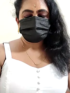 Sweetie swetha37 online show from 4, 2, 2026