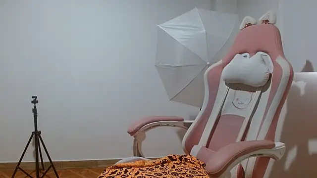 Crystal Star  online show from 15, 12, 2025