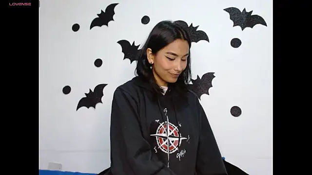 Gia Lee online show from 28, 10, 2025