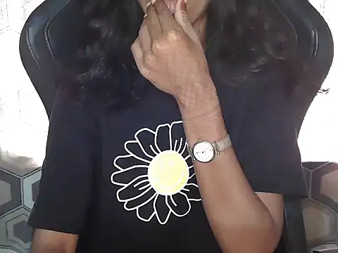 Snapshot of Richa_Patel chatting on 6, 11, 2025 Richa Patel online show from 6, 11, 2025