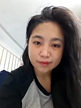 Snapshot of Minn-cute chatting on 15, 11, 2025 Minn-cute online show from 15, 11, 2025