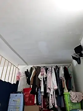 Snapshot of Minn-cute chatting on 17, 11, 2025 Minn-cute online show from 17, 11, 2025